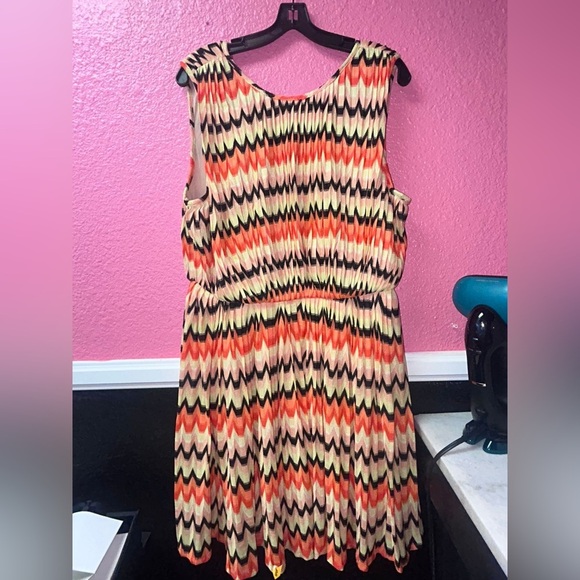 Sanctuary Sleeveless Zigzag Mini Dress - Orange and Black - Picture 7 of 7